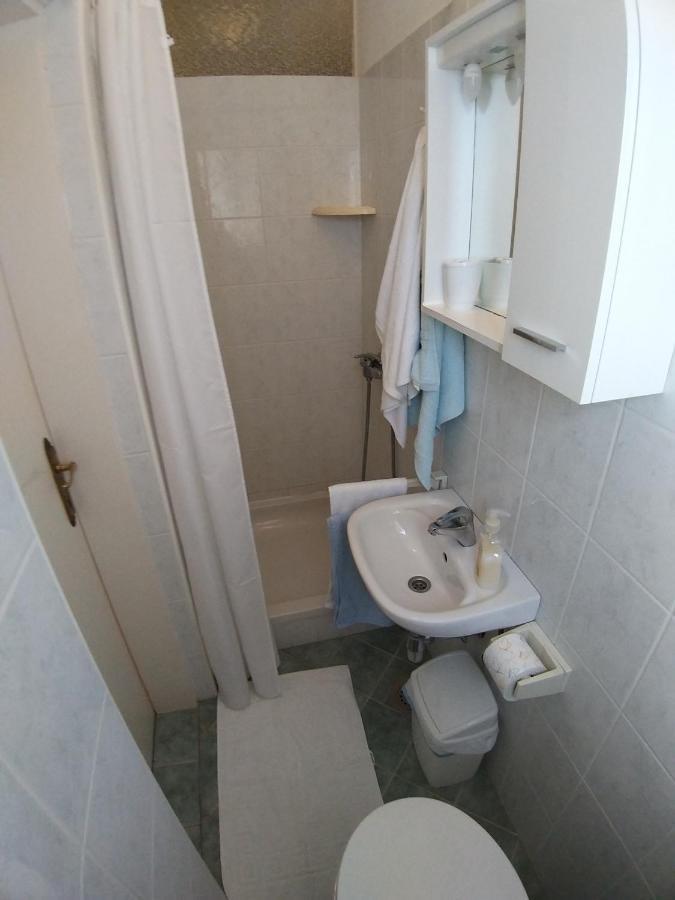Balen Guest House Rab Town Exterior photo