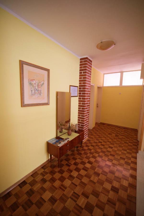 Balen Guest House Rab Town Exterior photo